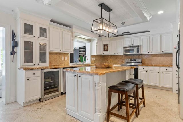 15262 Natures Point Lane, Wellington, FL 33414