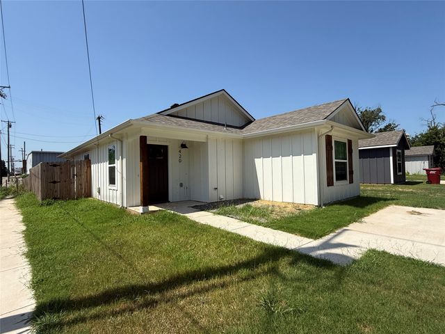 420 E 5th Street, Bonham, TX 75418