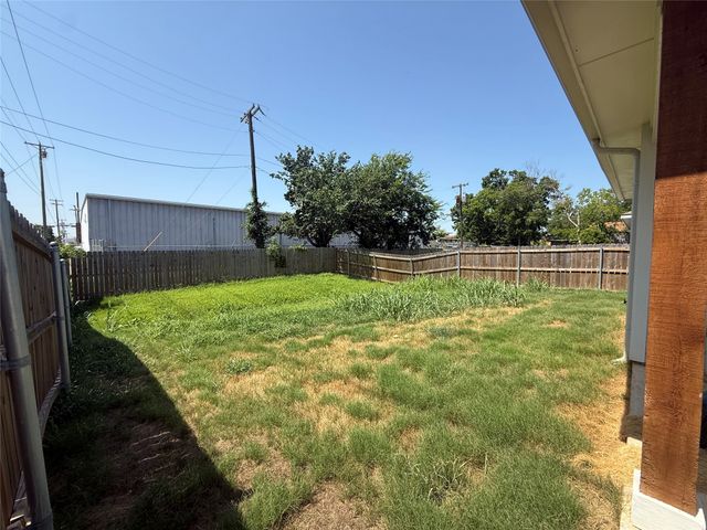 420 E 5th Street, Bonham, TX 75418