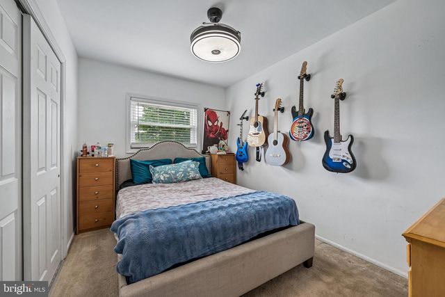 250 COLLEGE DR, Pemberton, NJ 08068