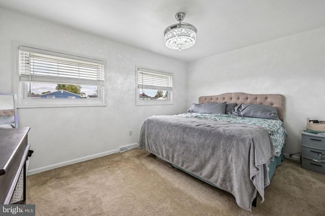250 COLLEGE DR, Pemberton, NJ 08068