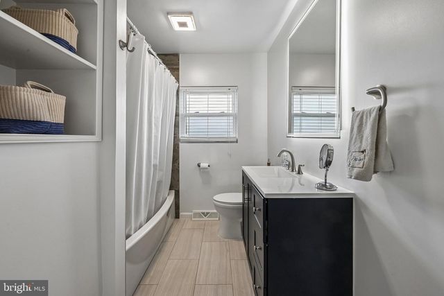 250 COLLEGE DR, Pemberton, NJ 08068