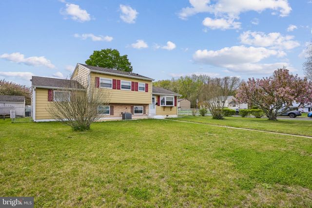 250 COLLEGE DR, Pemberton, NJ 08068