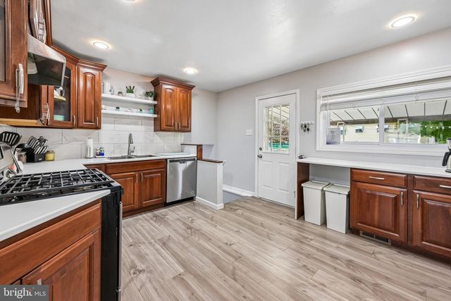 250 COLLEGE DR, Pemberton, NJ 08068
