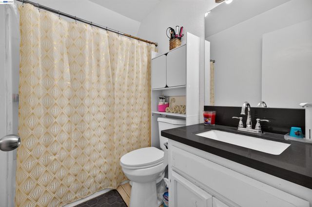 439 W Golf Circle, Manteca, CA 95337