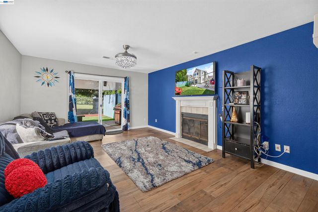 439 W Golf Circle, Manteca, CA 95337