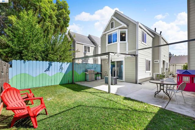 439 W Golf Circle, Manteca, CA 95337
