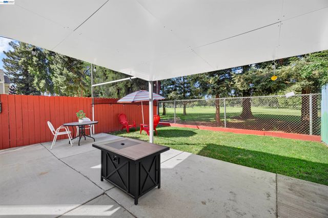 439 W Golf Circle, Manteca, CA 95337