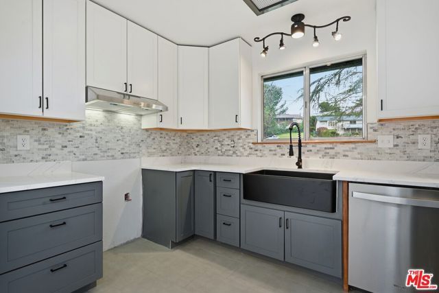 17832 Deer Hill Road, Hidden Valley Lake, CA 95467