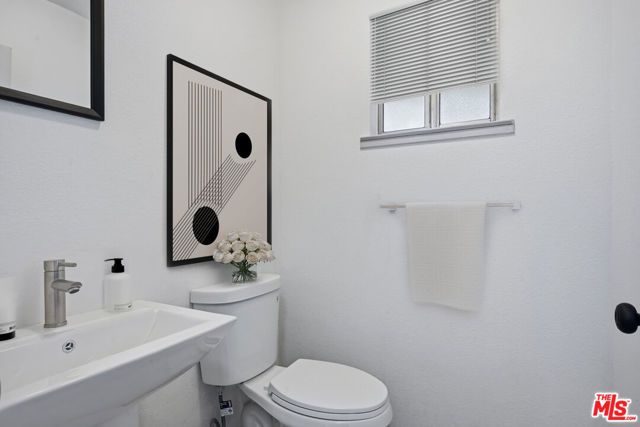 17832 Deer Hill Road, Hidden Valley Lake, CA 95467