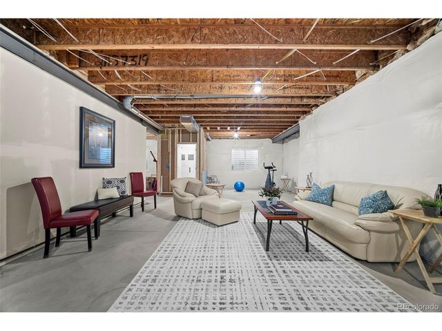 8725 Deframe Ct, Arvada, CO 80005