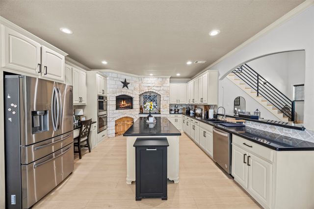 3175 Collins Road, Burleson, TX 76028