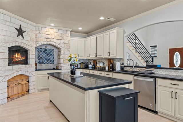 3175 Collins Road, Burleson, TX 76028