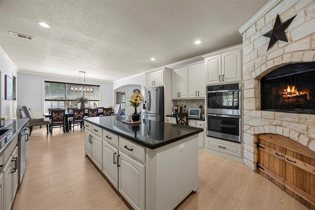 3175 Collins Road, Burleson, TX 76028