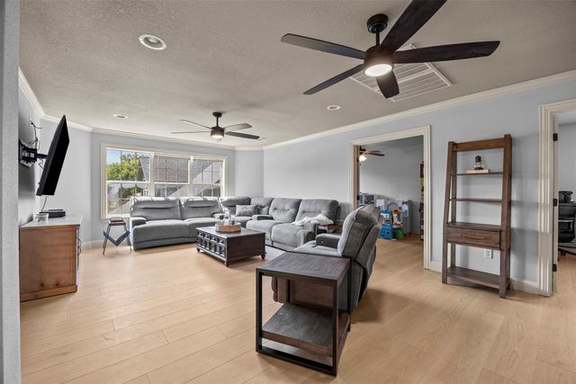 3175 Collins Road, Burleson, TX 76028