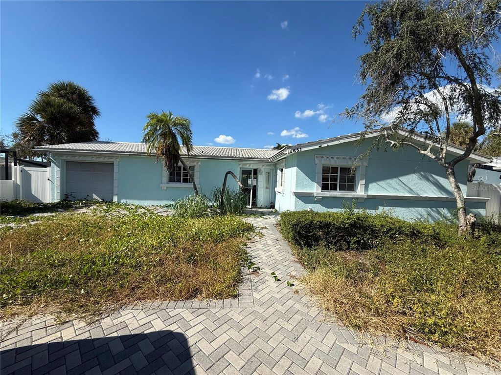 631 77TH AVENUE, St Pete Beach, FL 33706
