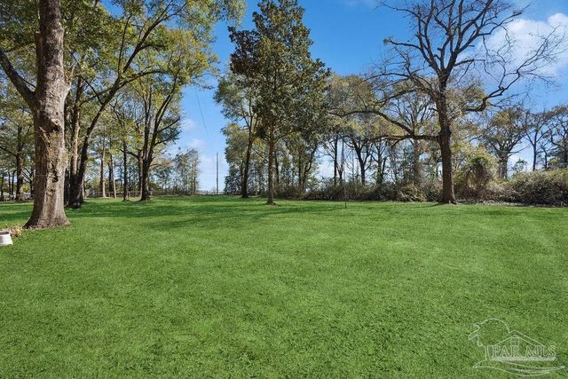 10841 Luker Way, Jay, FL 32565