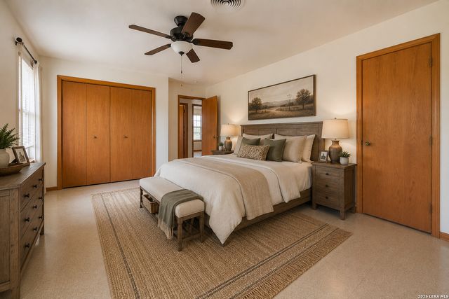909 Houston, Castroville, TX 78009