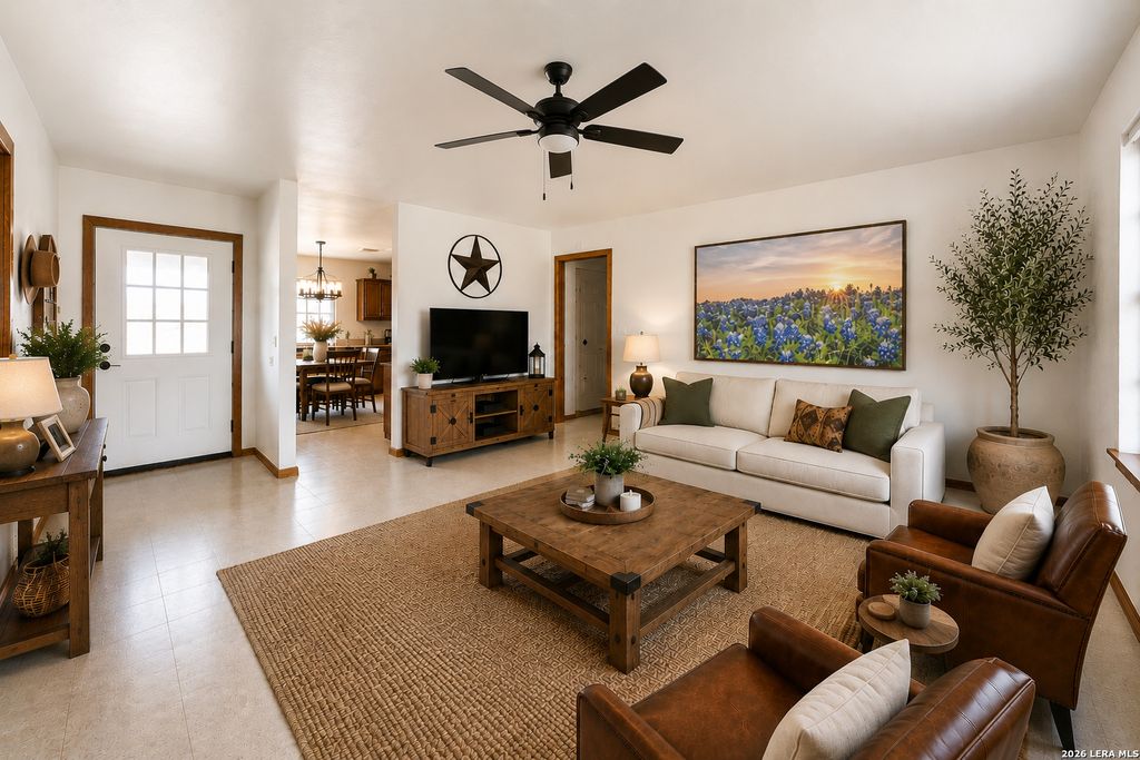 909 Houston, Castroville, TX 78009