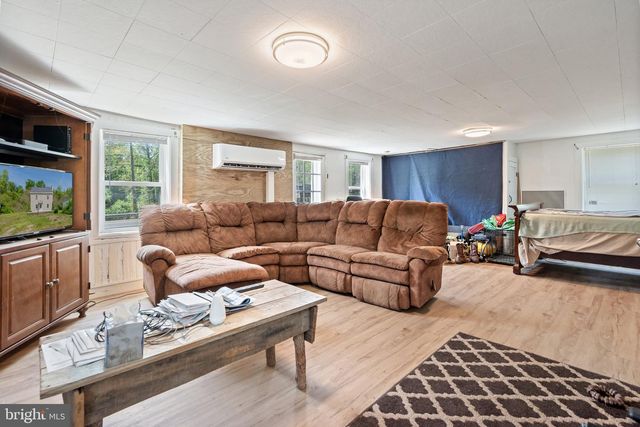 11947 LEE HWY, Sperryville, VA 22740
