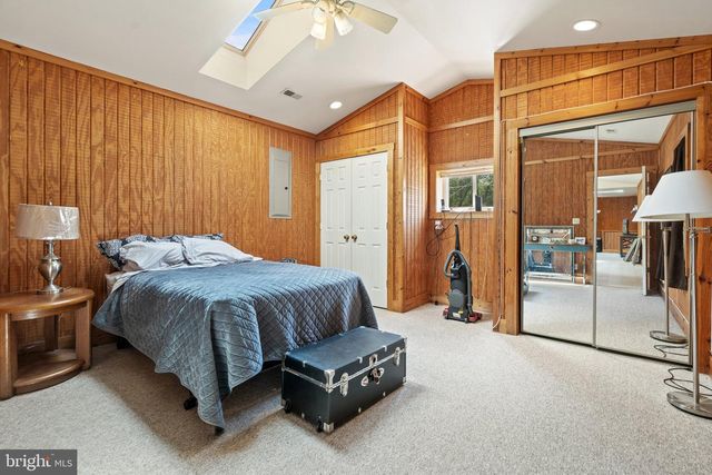 11947 LEE HWY, Sperryville, VA 22740