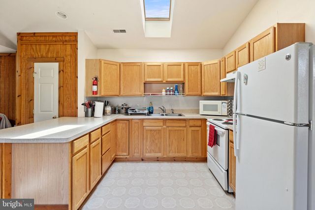 11947 LEE HWY, Sperryville, VA 22740