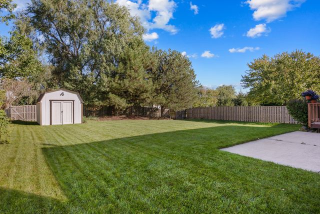 225 Farmhill Drive, Algonquin, IL 60102