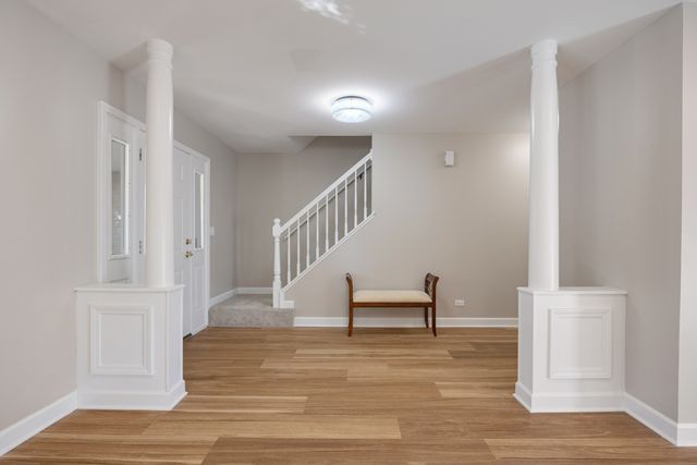 225 Farmhill Drive, Algonquin, IL 60102