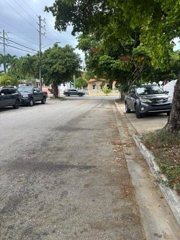 255 NW 27TH Court, Miami, FL 33125