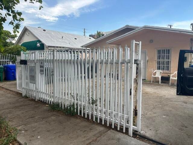 255 NW 27TH Court, Miami, FL 33125