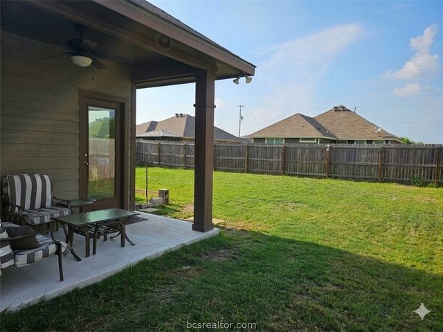 802 Mockingbird Street, Navasota, TX 77868