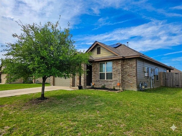 802 Mockingbird Street, Navasota, TX 77868