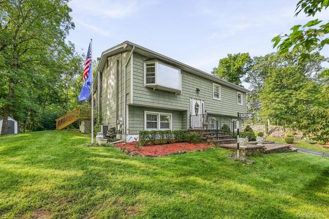 64 Forest Glen Road, Valley Cottage, NY 10989