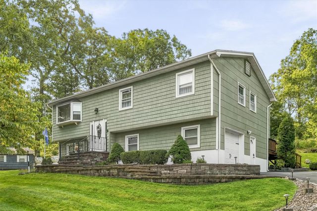64 Forest Glen Road, Valley Cottage, NY 10989