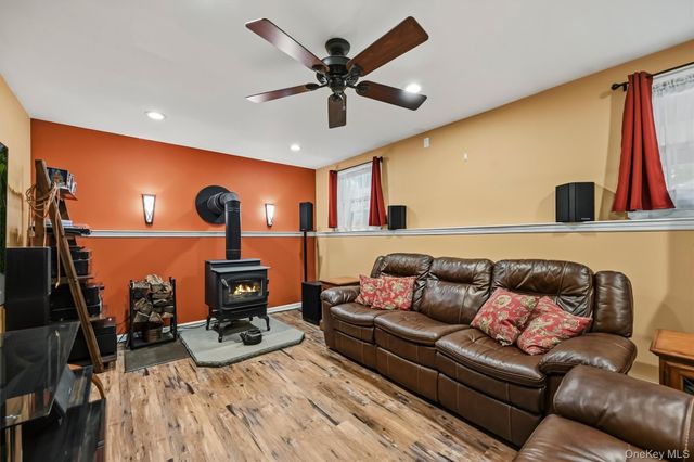 64 Forest Glen Road, Valley Cottage, NY 10989