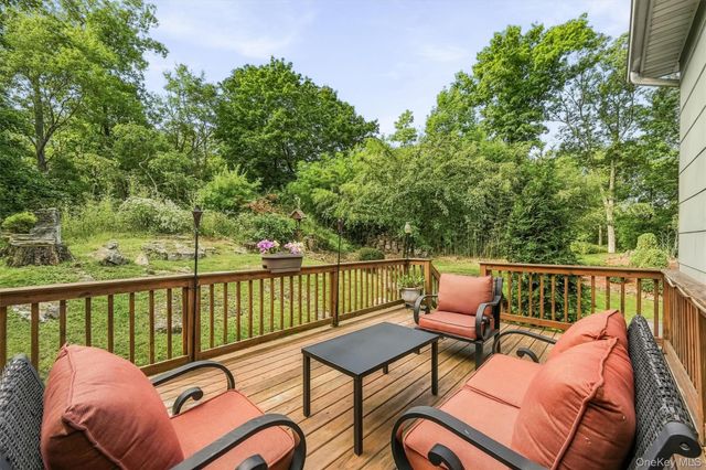 64 Forest Glen Road, Valley Cottage, NY 10989