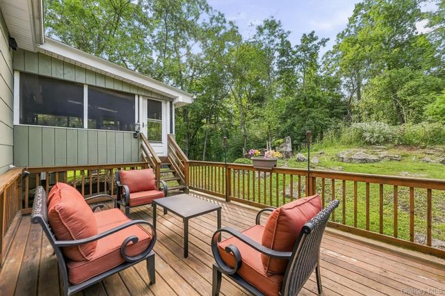 64 Forest Glen Road, Valley Cottage, NY 10989