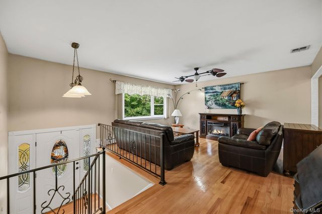 64 Forest Glen Road, Valley Cottage, NY 10989