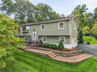 64 Forest Glen Road, Valley Cottage, NY 10989