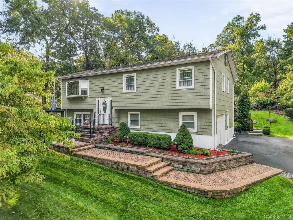 64 Forest Glen Road, Valley Cottage, NY 10989