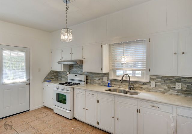 3421 N Market Street, Shreveport, LA 71107