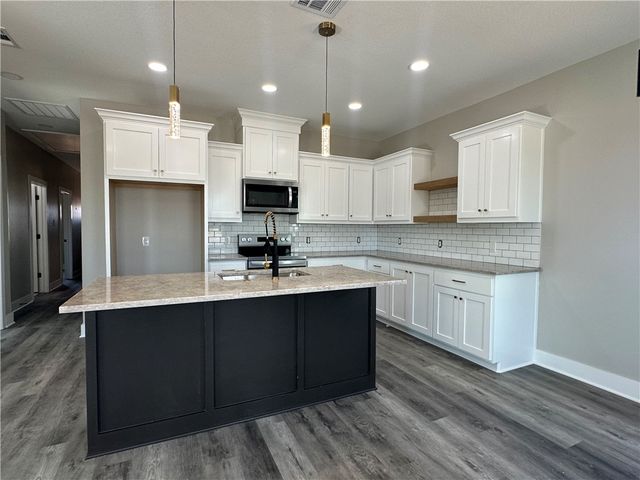 1514 Dansby Street, Bryan, TX 77803