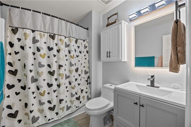 3 Travis CIR, Hampton, VA 23669