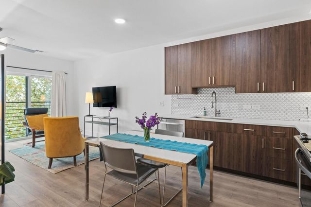 2213 Poquito ST 319, Austin, TX 78722