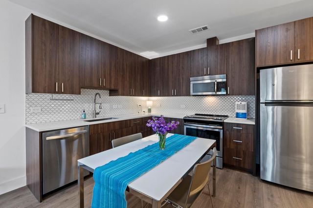 2213 Poquito ST 319, Austin, TX 78722