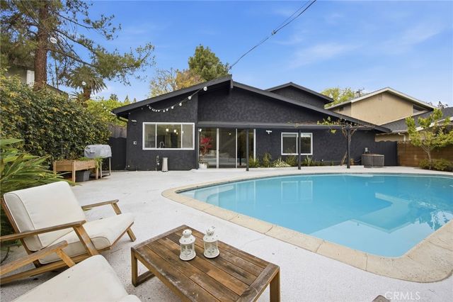 10414 Andora Avenue, Chatsworth, CA 91311