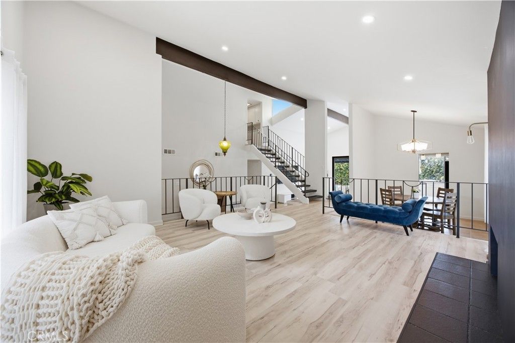 10414 Andora Avenue, Chatsworth, CA 91311