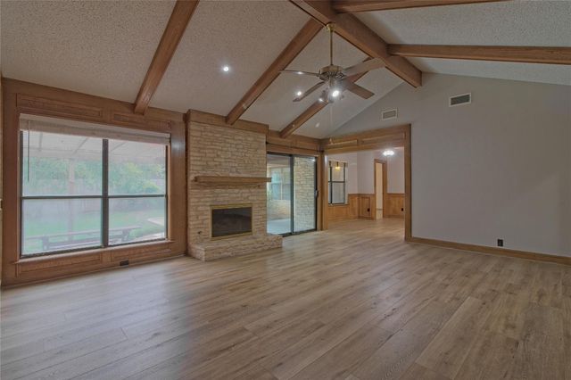 400 DEEPWOOD DR, Georgetown, TX 78628