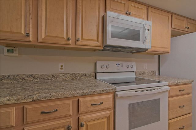 400 DEEPWOOD DR, Georgetown, TX 78628