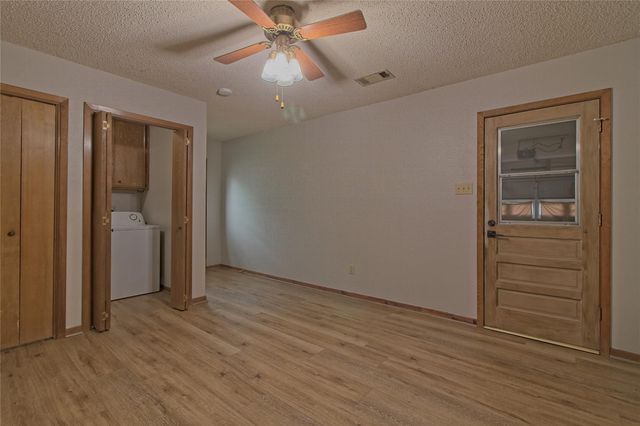 400 DEEPWOOD DR, Georgetown, TX 78628